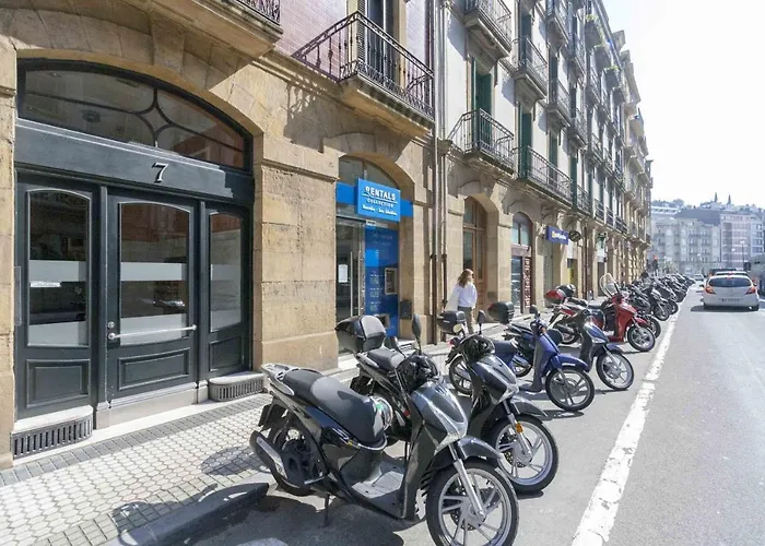 The Collection | Zubieta Apartment *